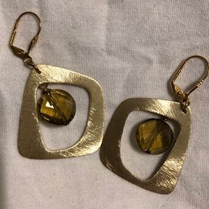 Pretty Gold & Amber Colored Leverback Earrings